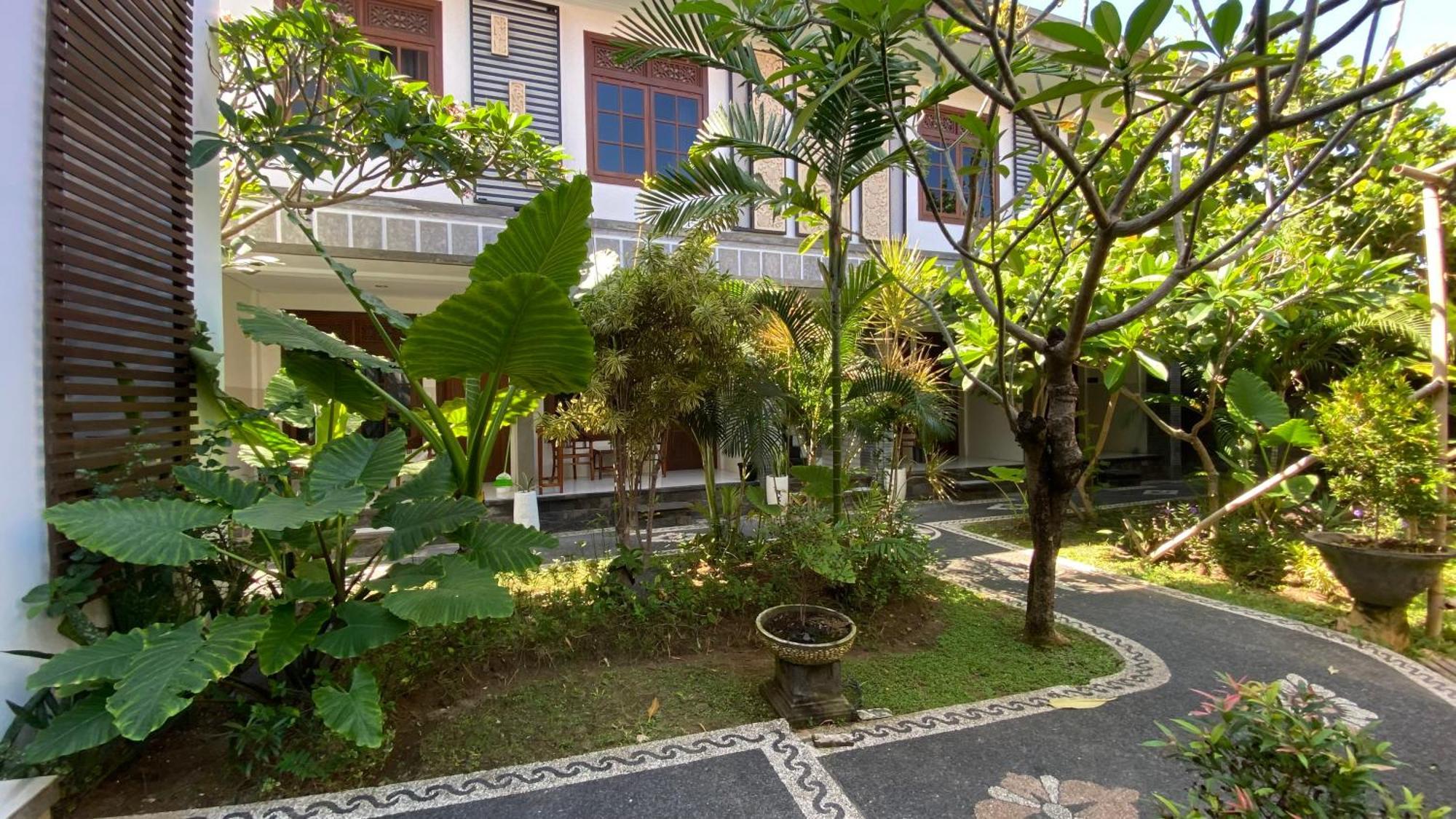 Sandat Hotel Legian Exterior foto