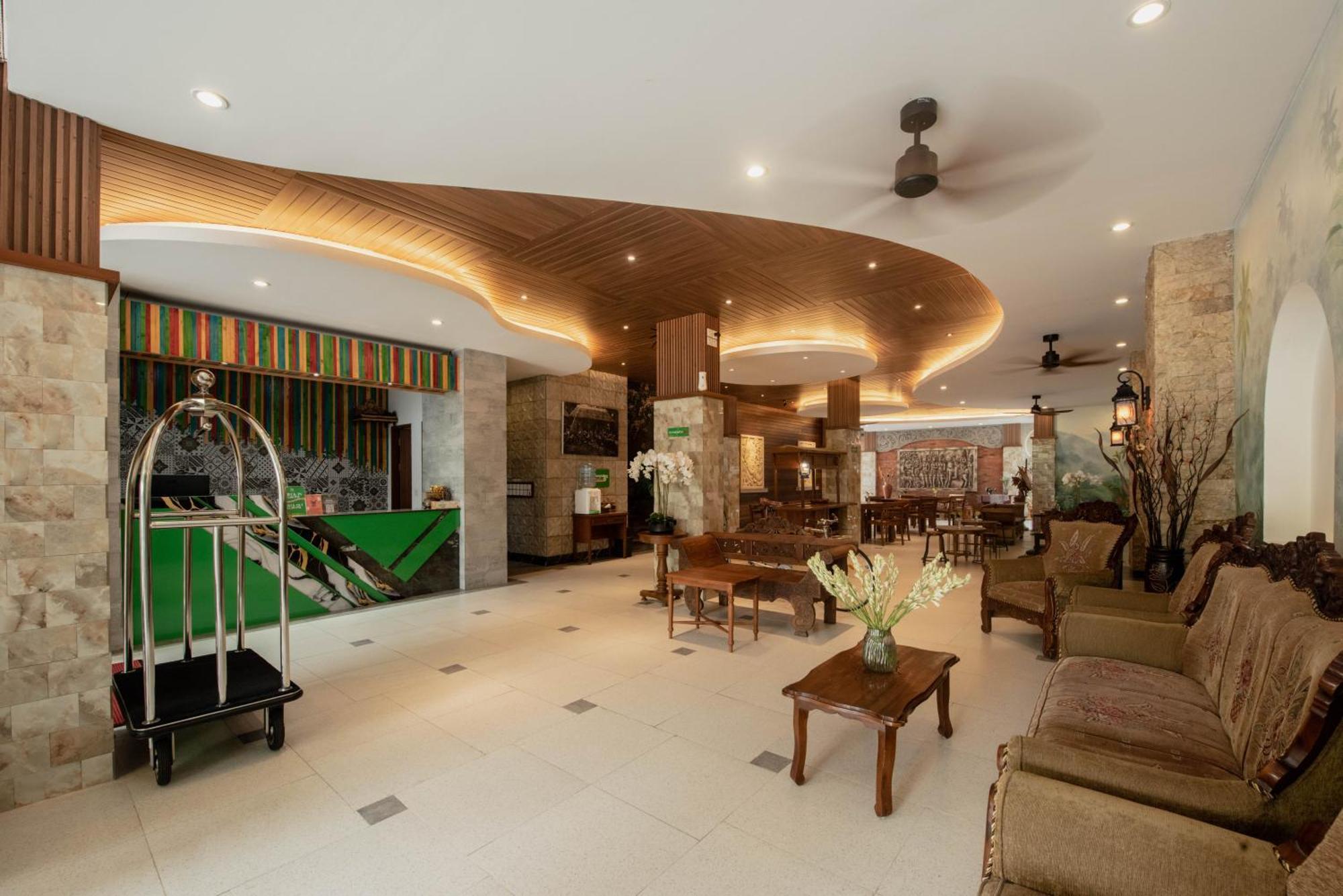 Sandat Hotel Legian Exterior foto